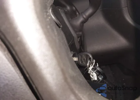 2021 Chevrolet Silverado 1500 4Wd Standard Bed Custom z USA, uszkodzony, nr VIN 1GCRYBEH6MZ123989